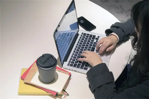 歧视法律的人叫什么人