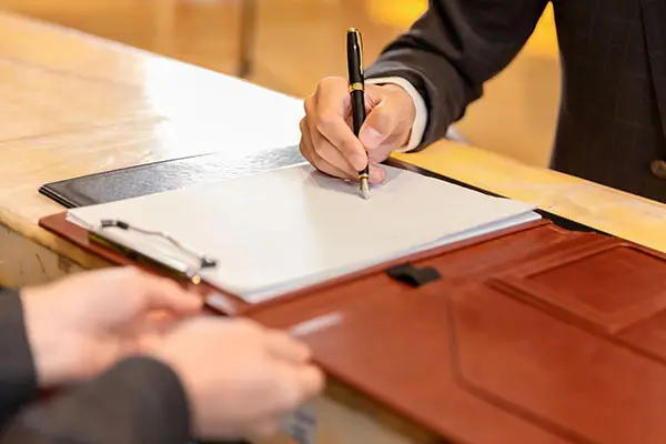 无效法律行为法律效果是什么